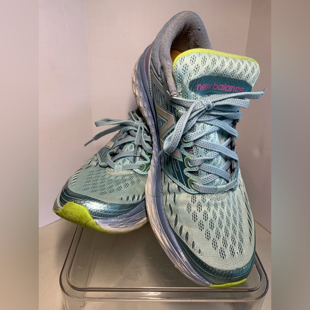 New Balance Fresh Foam 1080 Women Running Athletic Size 9.5 Sneakers. 2017